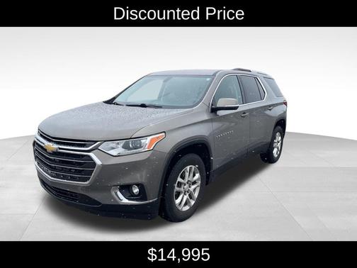 Pepperdust Metallic 2018 Chevrolet Traverse LT Cloth