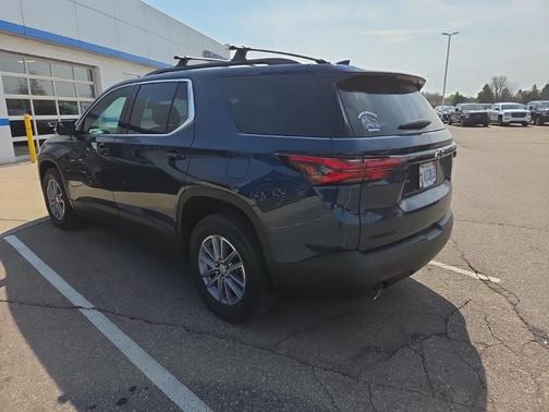 2022 Chevrolet Traverse LT Cloth