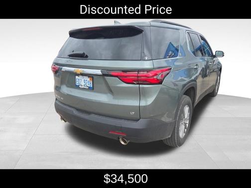Silver Sage Metallic 2023 Chevrolet Traverse LT Cloth