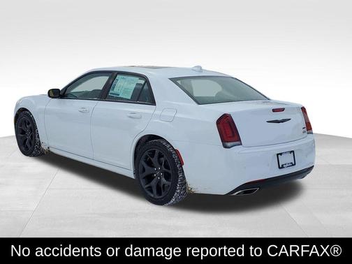 2023 Chrysler 300 Touring L