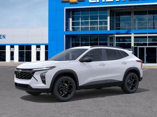 Summit White 2026 Chevrolet Trax LT