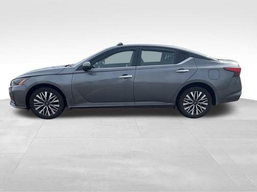 Gun Metallic 2024 Nissan Altima 2.5 SV