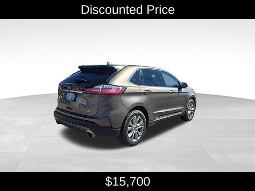 Beige 2019 Ford Edge Titanium