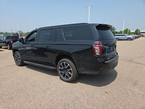 2024 Chevrolet Suburban RST