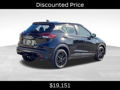 Super Black 2024 Nissan Kicks SV