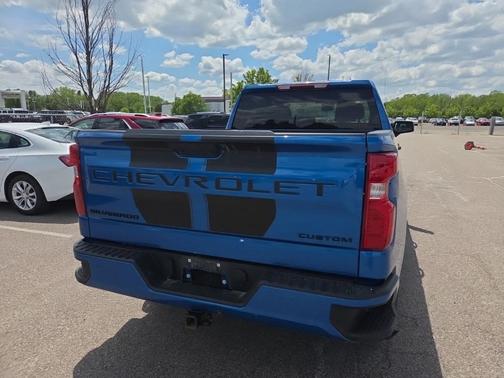 2022 Chevrolet Silverado 1500 Custom