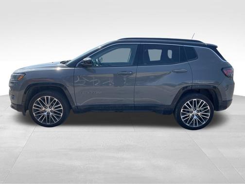 Sting Gray Clearcoat 2022 Jeep Compass Limited