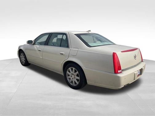Vanilla Latte 2010 Cadillac DTS Base