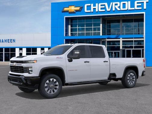 Summit White 2026 Chevrolet Silverado 2500 Custom