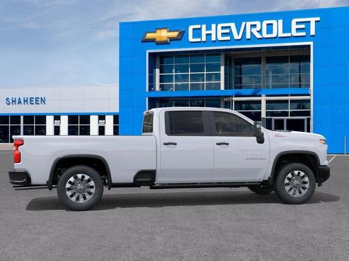 Summit White 2026 Chevrolet Silverado 2500 Custom