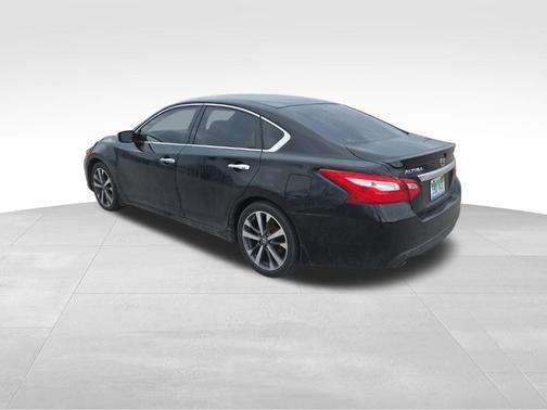 2016 Nissan Altima 2.5 SR