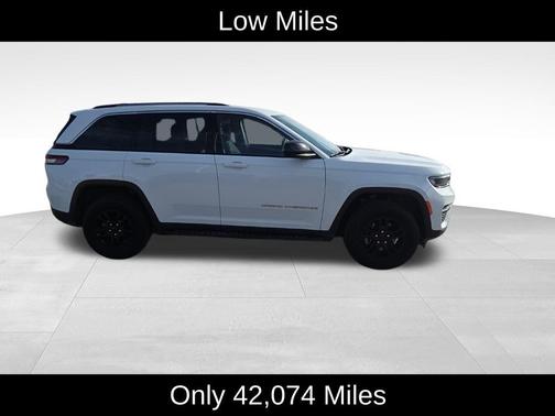 2023 Jeep Grand Cherokee Laredo