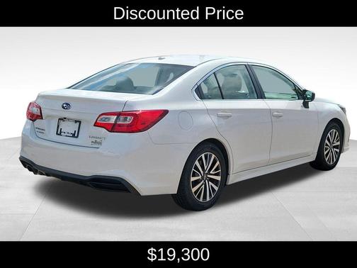 White 2019 Subaru Legacy 2.5i