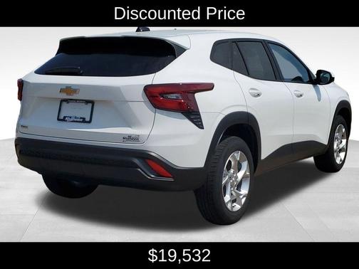Summit White 2024 Chevrolet Trax LS
