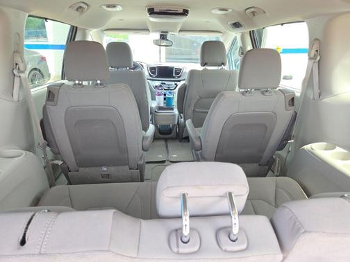 White 2017 Chrysler Pacifica Touring-L