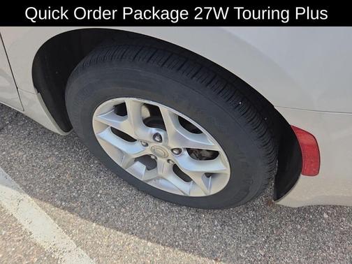 White 2017 Chrysler Pacifica Touring-L