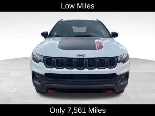 Bright White Clearcoat 2023 Jeep Compass Trailhawk