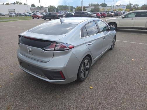 2022 Hyundai IONIQ Hybrid SEL