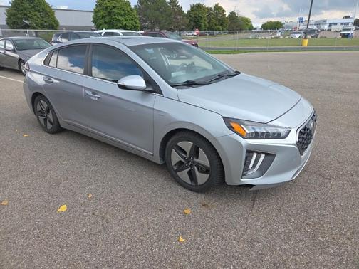 2022 Hyundai IONIQ Hybrid SEL
