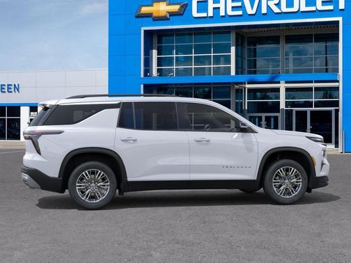 Summit White 2026 Chevrolet Traverse LT