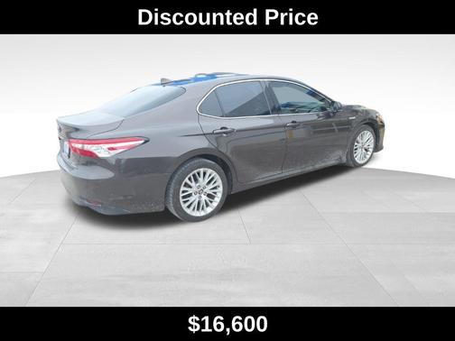 2018 Toyota Camry Hybrid XLE