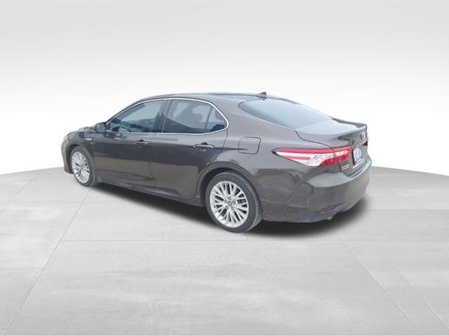 2018 Toyota Camry Hybrid XLE