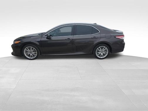 2018 Toyota Camry Hybrid XLE