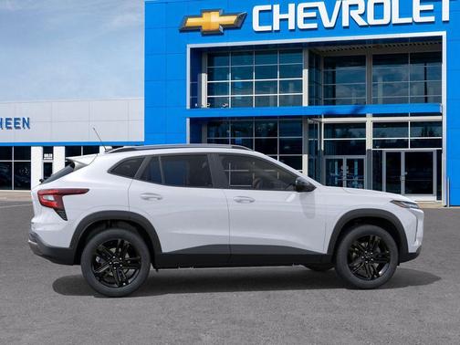 Summit White 2026 Chevrolet Trax ACTIV