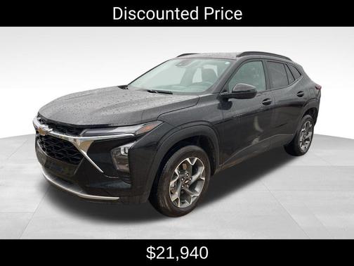 Black Metallic 2024 Chevrolet Trax LT