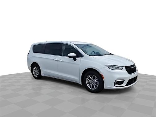 2023 Chrysler Pacifica Touring-L