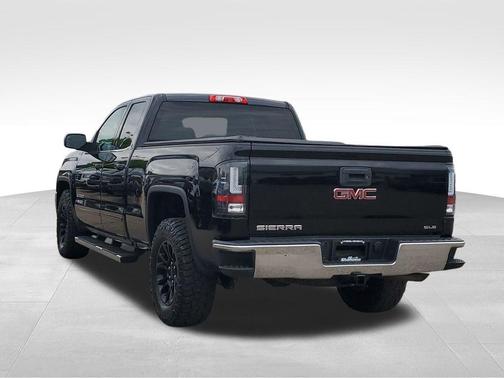 Onyx Black 2018 GMC Sierra 1500 SLE