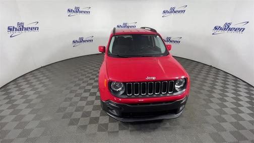 Photo 3 of 32 of 2017 Jeep Renegade Latitude