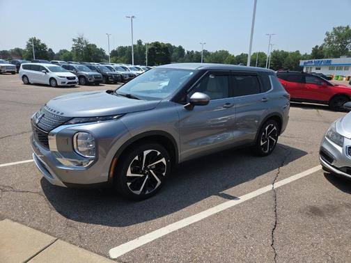 2022 Mitsubishi Outlander SE