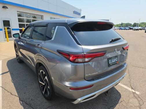 2022 Mitsubishi Outlander SE