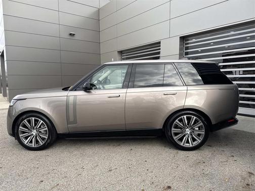 2023 Land Rover Range Rover P400 SE