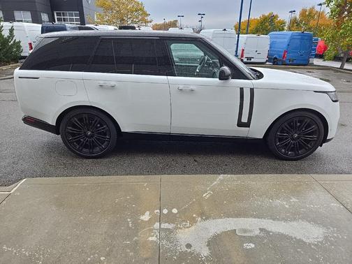 2023 Land Rover Range Rover P400 SE