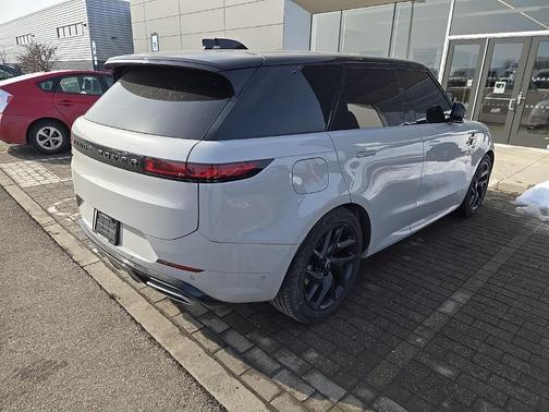 2025 Land Rover Range Rover Sport SE