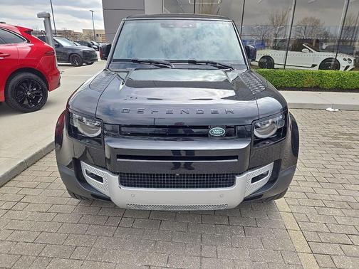 2024 Land Rover Defender 110 P500 SE