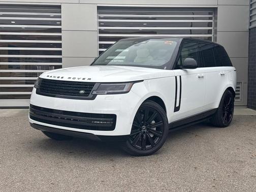 2025 Land Rover Range Rover P550e SE