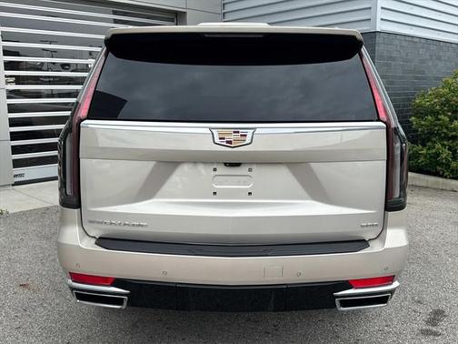 2022 Cadillac Escalade ESV Premium Luxury