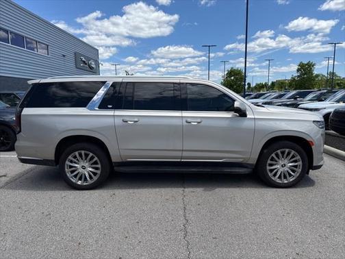 2022 Cadillac Escalade ESV Premium Luxury