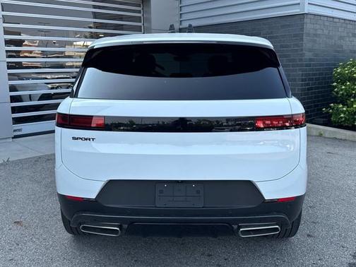 2025 Land Rover Range Rover Sport SE
