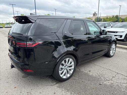 2024 Land Rover Discovery P300 Dynamic SE