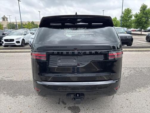 2024 Land Rover Discovery P300 Dynamic SE