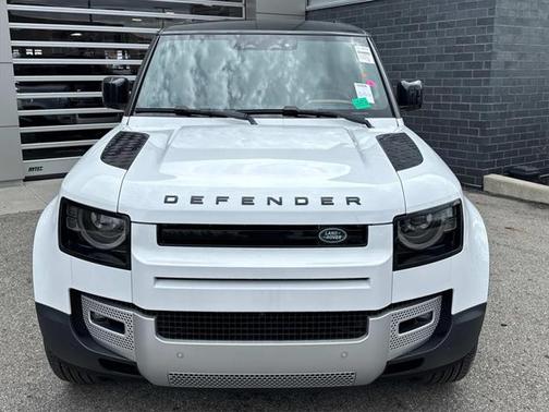 2025 Land Rover Defender 110 P400 S
