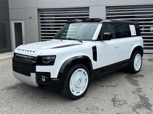 2024 Land Rover Defender 110 P500 SE