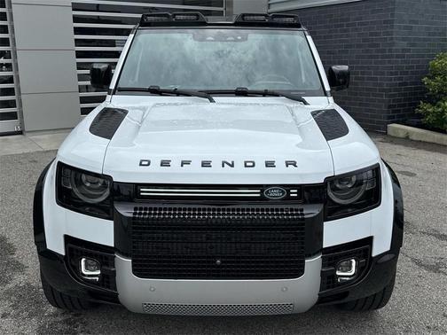 2024 Land Rover Defender 110 P500 SE