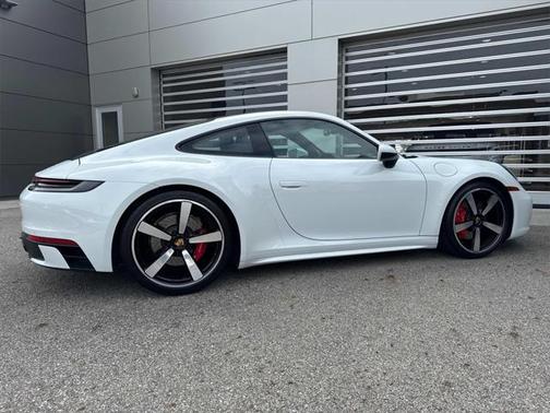 2020 Porsche 911 Carrera 4S
