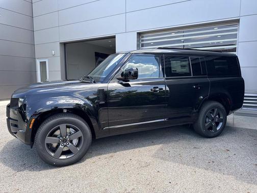 Santorini Black Metallic 2026 Land Rover Defender P400 X-Dynamic SE