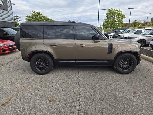 2024 Land Rover Defender 110 P400 X-Dynamic SE